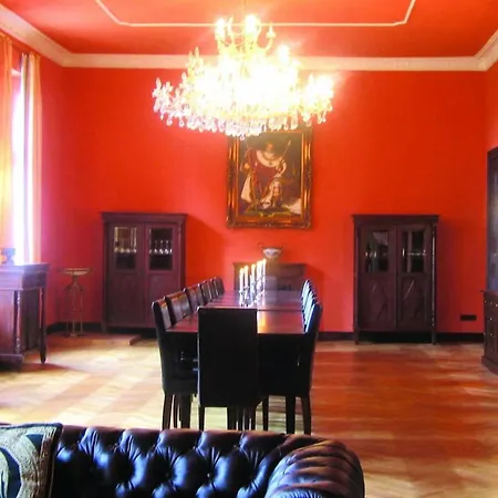 Schloss Mit Pool 4*