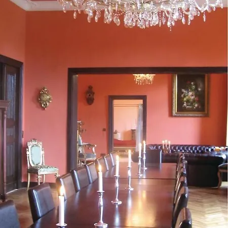 Schloss Mit Pool Отель 4*