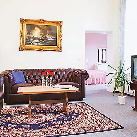 Отель Schloss Mit Pool 4*