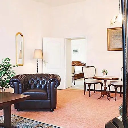 Schloss Mit Pool 4*